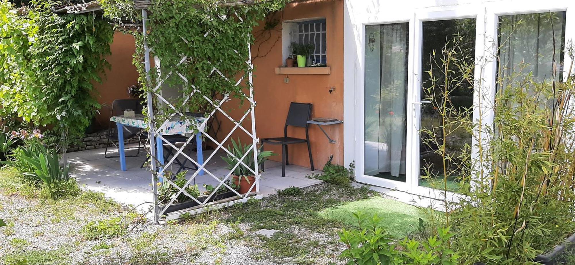Appartement T.Belle Vue Panoramique Au Coeur Du Luberon 40M2 + Pergola . Jardin. P à Apt Extérieur photo